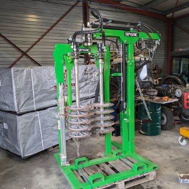 Tracteur Nexos + Pretailleuse à la location